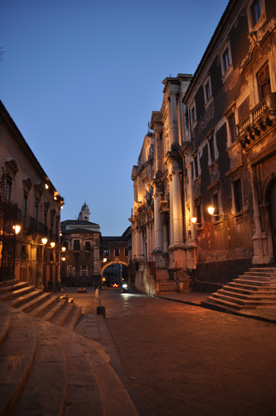 via crociferi à Catane