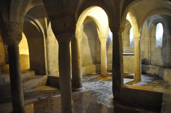 Chaire épiscopale dans l'église San Paragorio