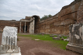 portique à pilastre dorique villa d'hadrien