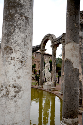 villa d'hadrien canope